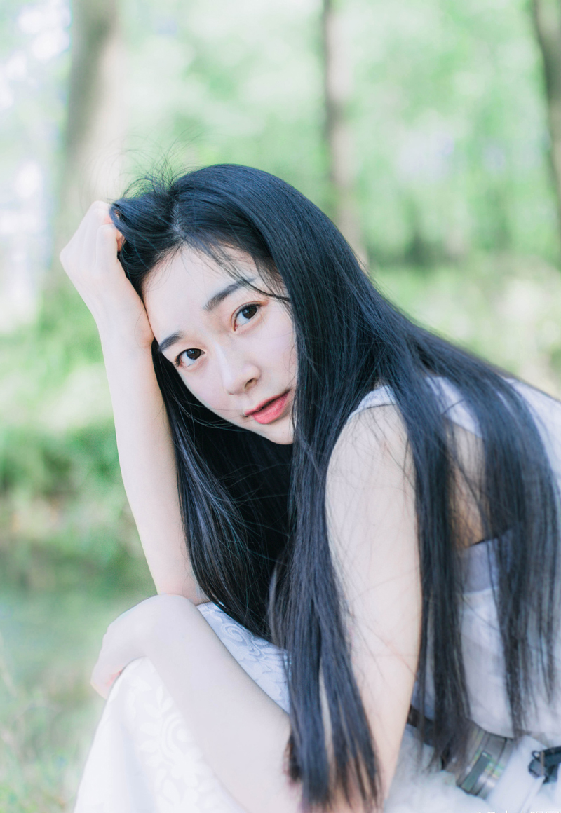 努力只能及格，拼命才能优秀。要么出众，要么出局，这是人生真谛。
